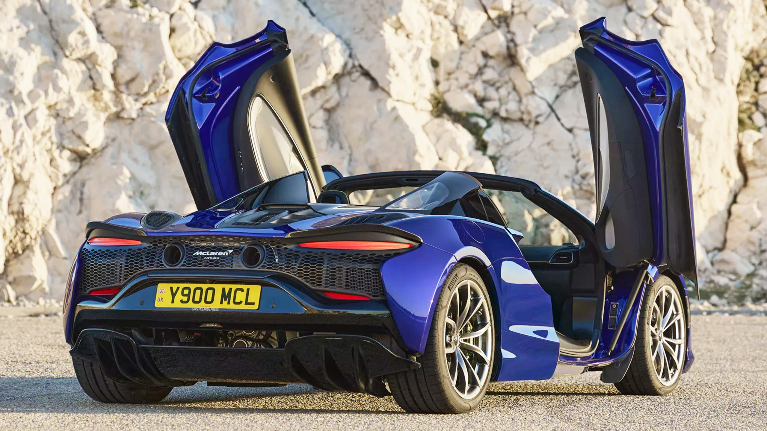 mclaren trying sell