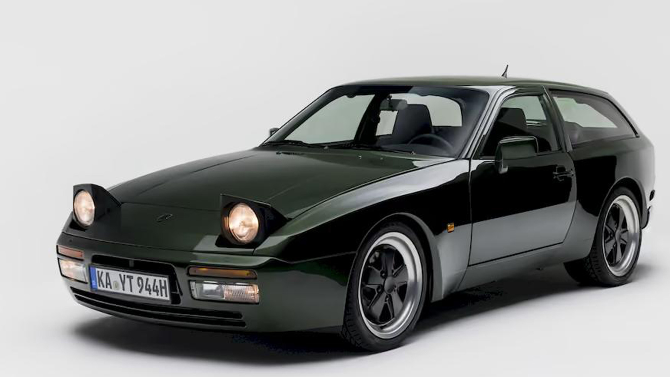 this porsche 944
