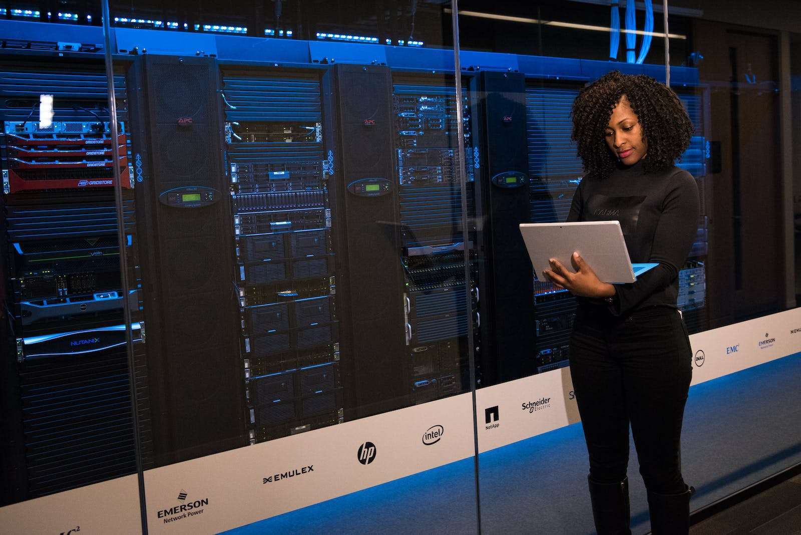 Data Center Cooling Market