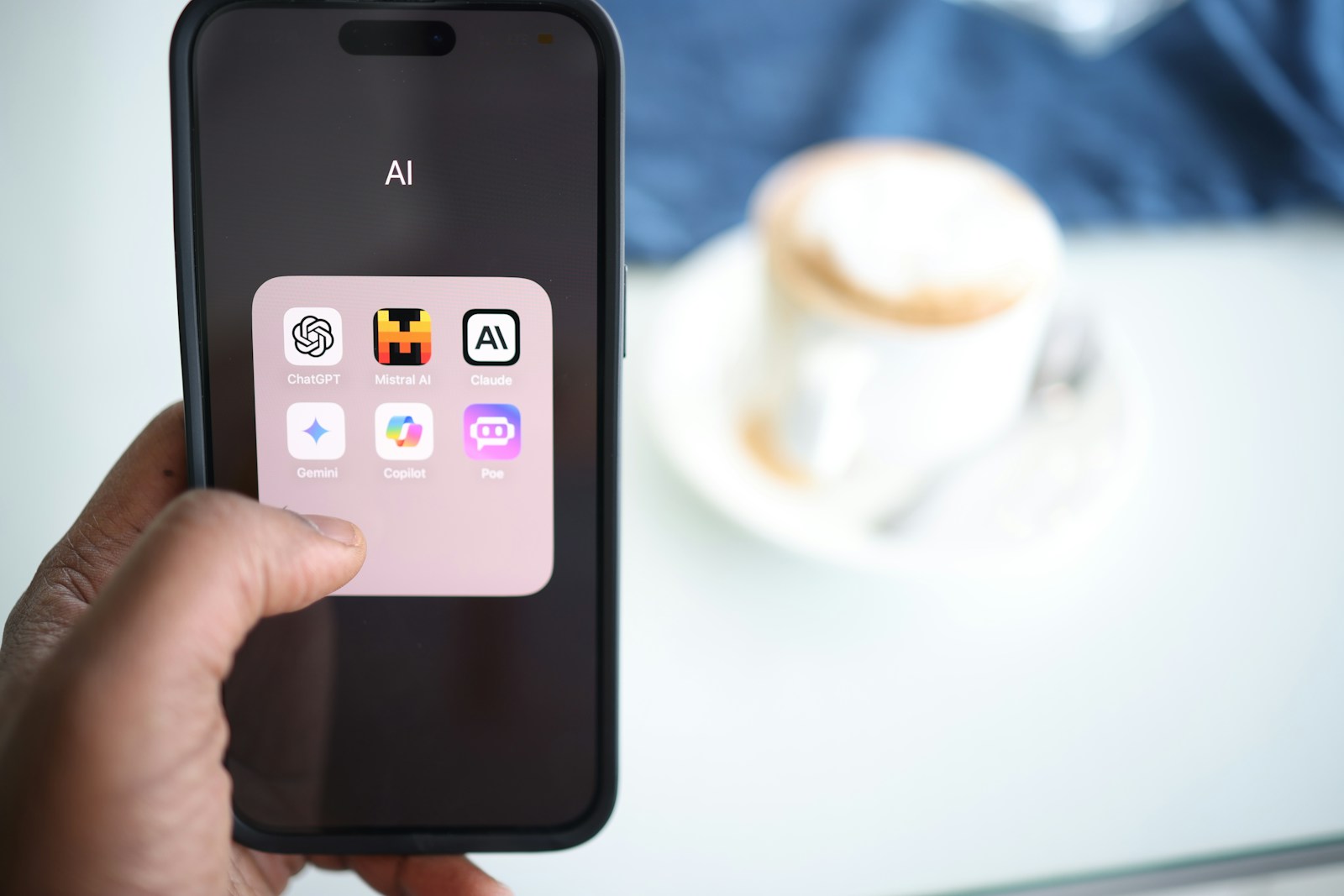 THE CRUCIAL ROLE OF AI DEVELOPERS IN MODERN APP AND WEBSITE DEVELOPMENT