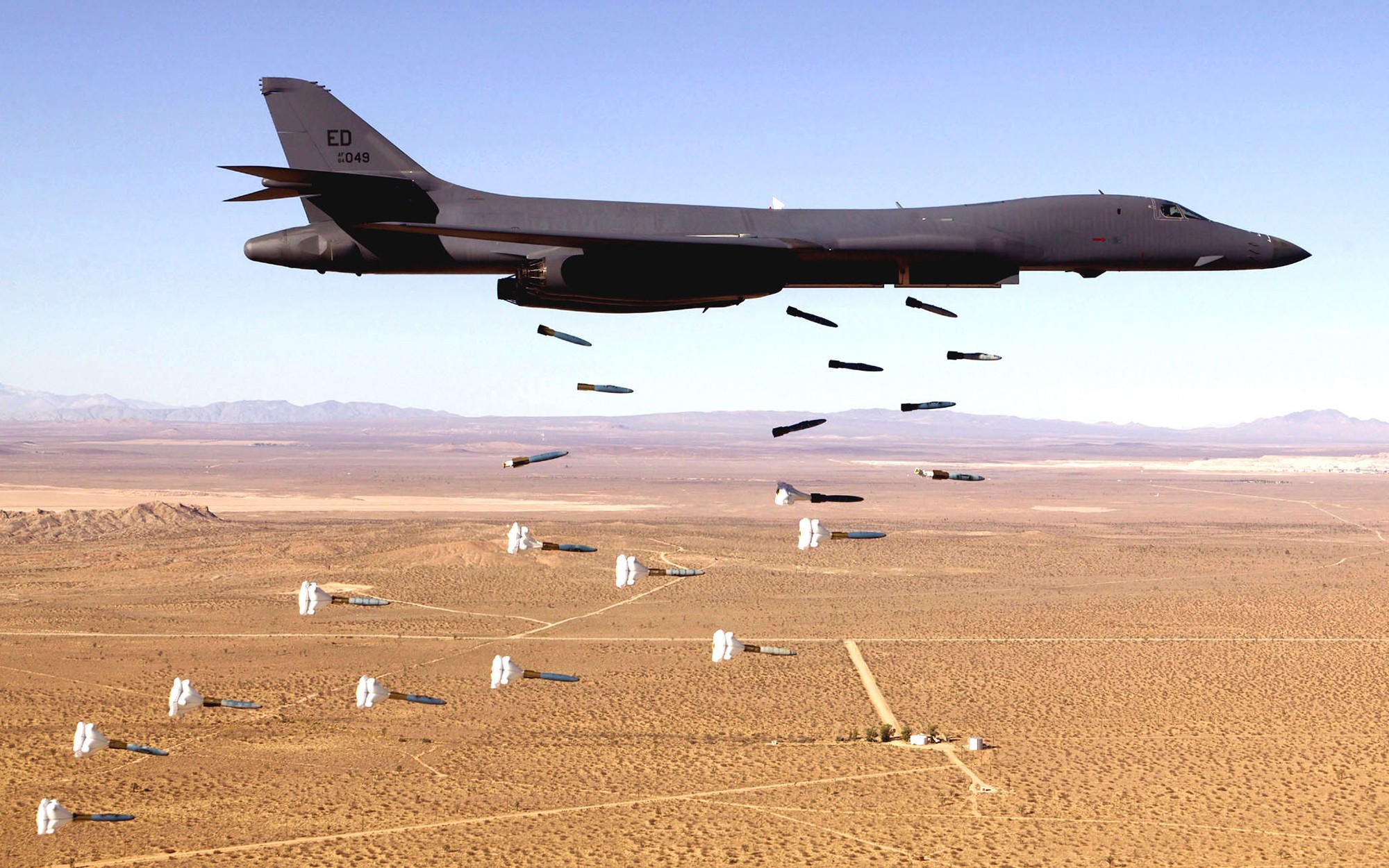 314917 Rockwell B 1 Lancer Bomber aircraft military aircraft bombs US Air Force desert.jpg