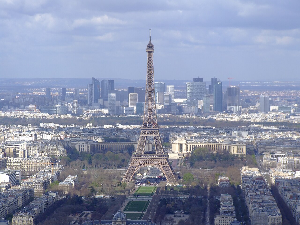 1 Francia Tour Eiffel seen from Tour Montparnasse.jpg