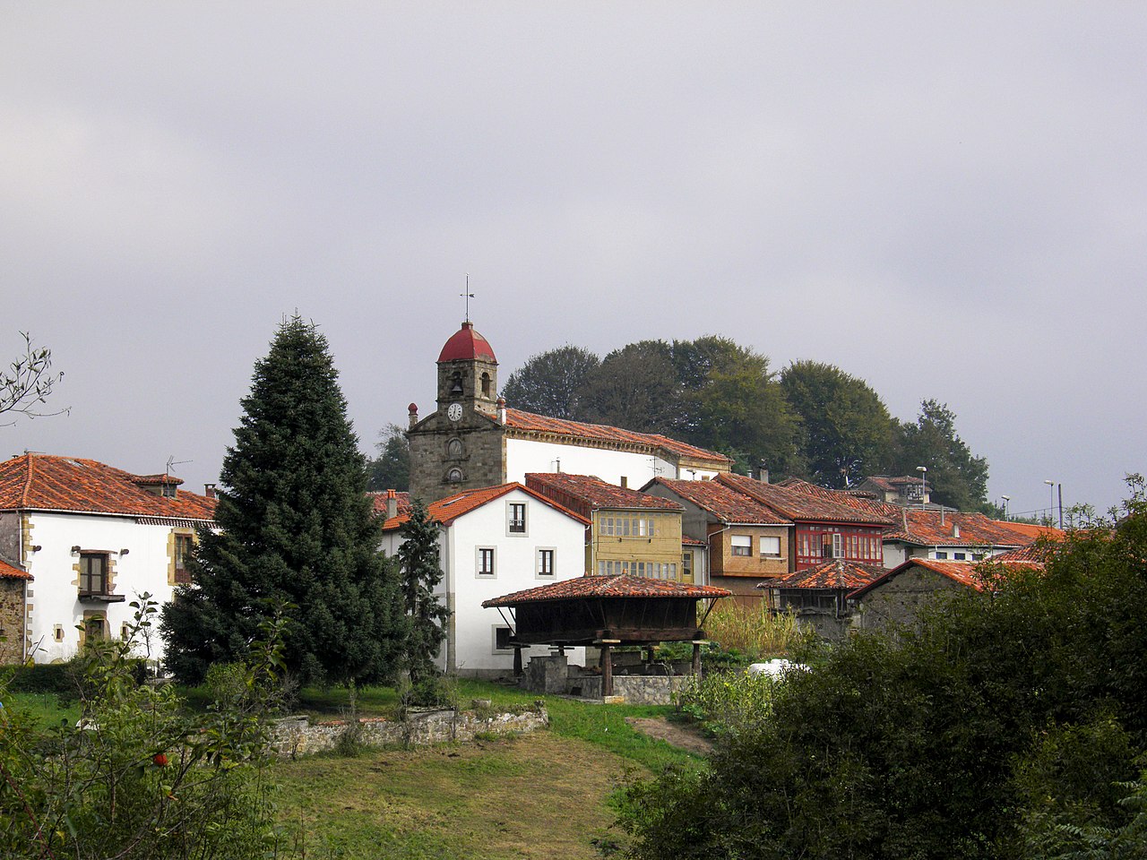 1 Torazo 1 Cabranes Asturias.jpg