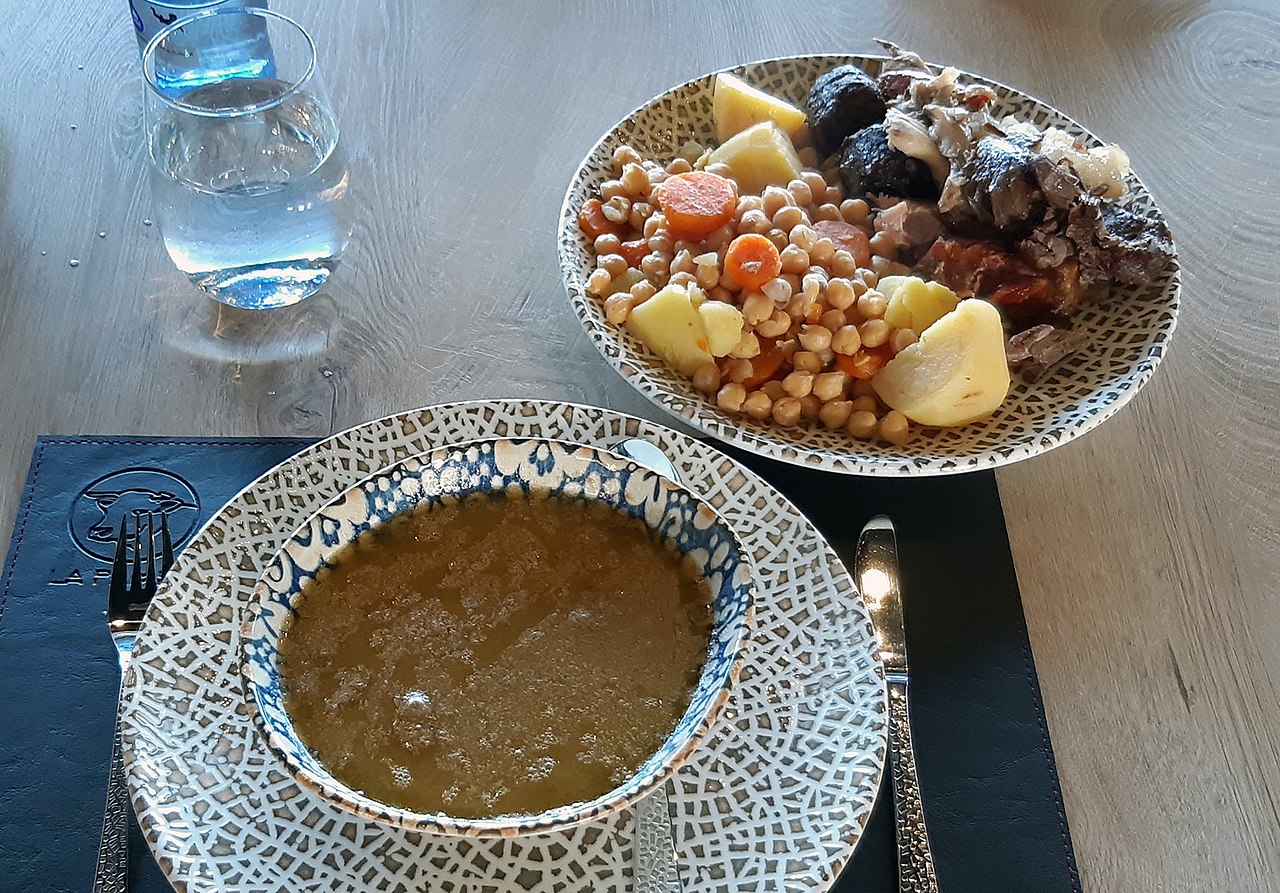 1 comida Cocido madrileno en dos vuelcos.jpg
