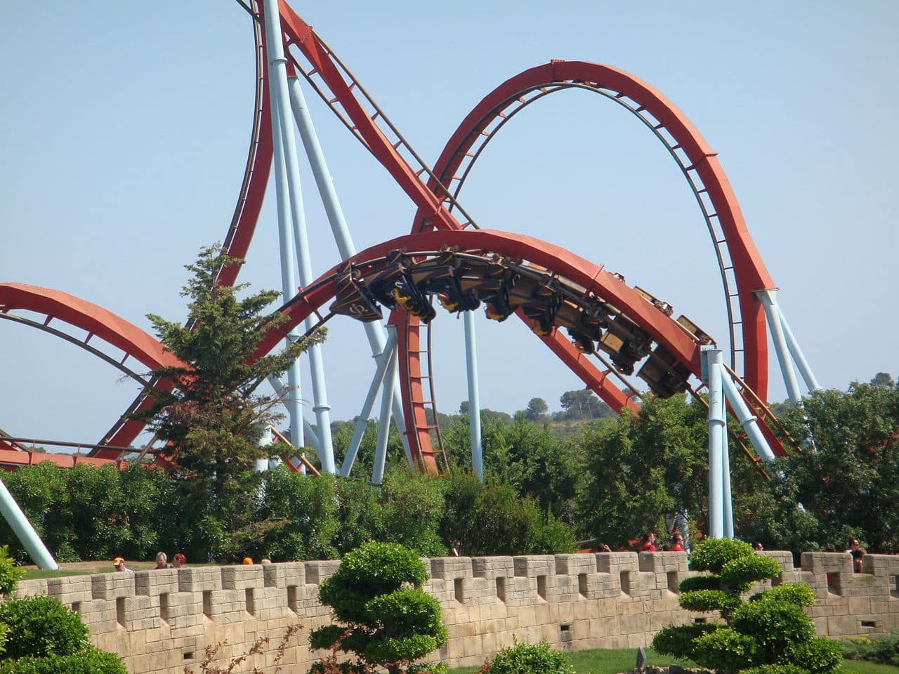 1 detalle del Dragon KahnPort Aventura.jpg