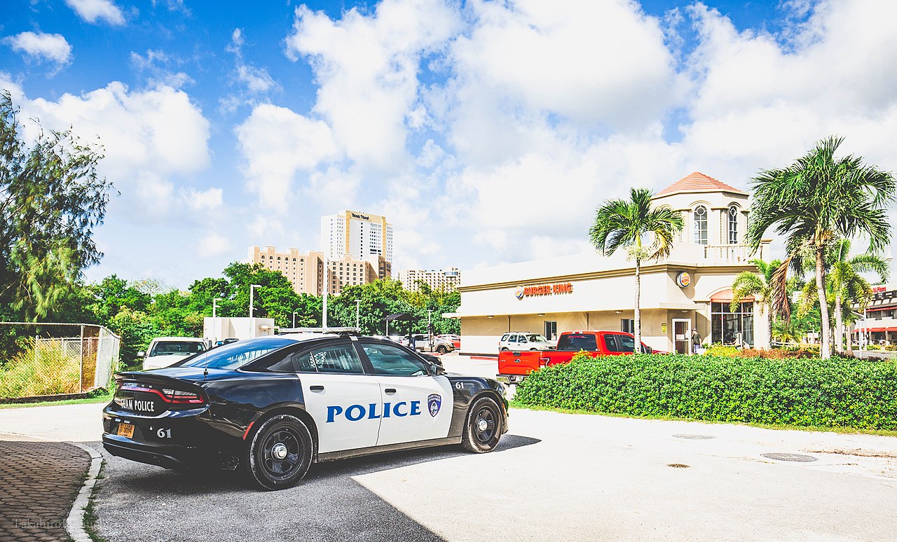 1 policia Guam Police Department Dodge Charger No.61.jpg