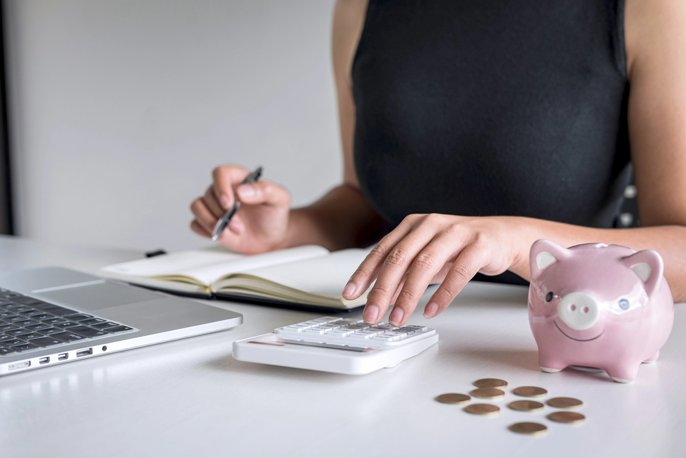 Woman loooking for ways to make a 1000 a month from home.png