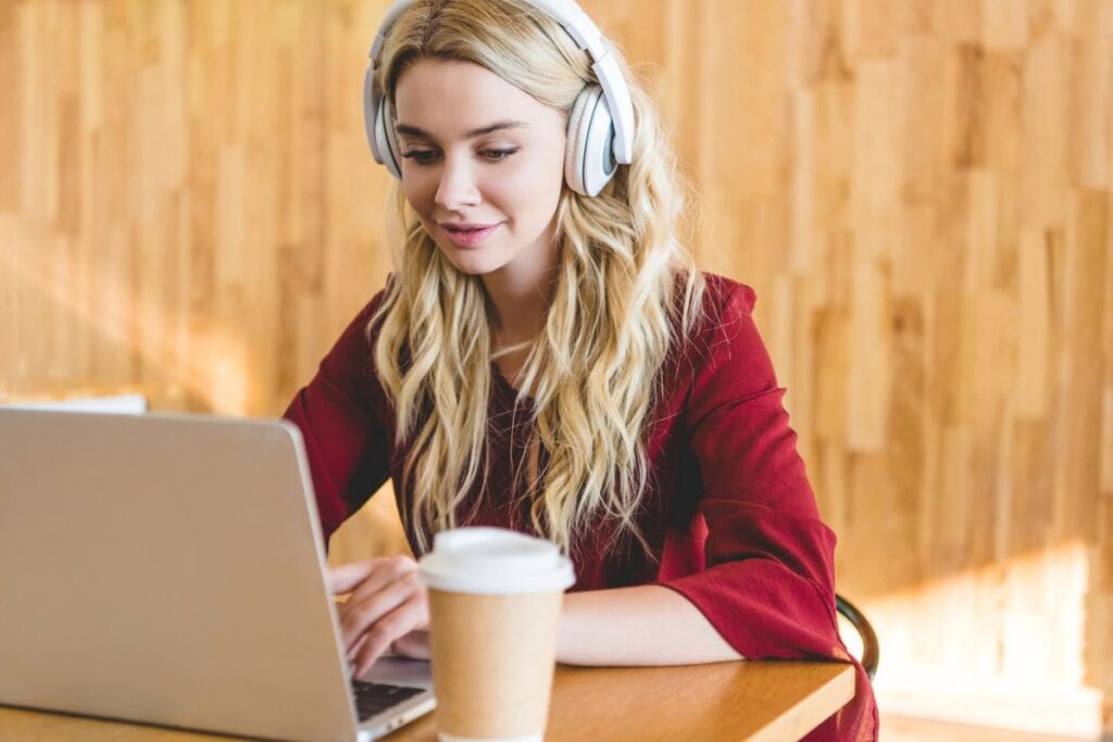 10 Job Hunting Tips for Landing a Great Remote Job1 1024x683.jpg