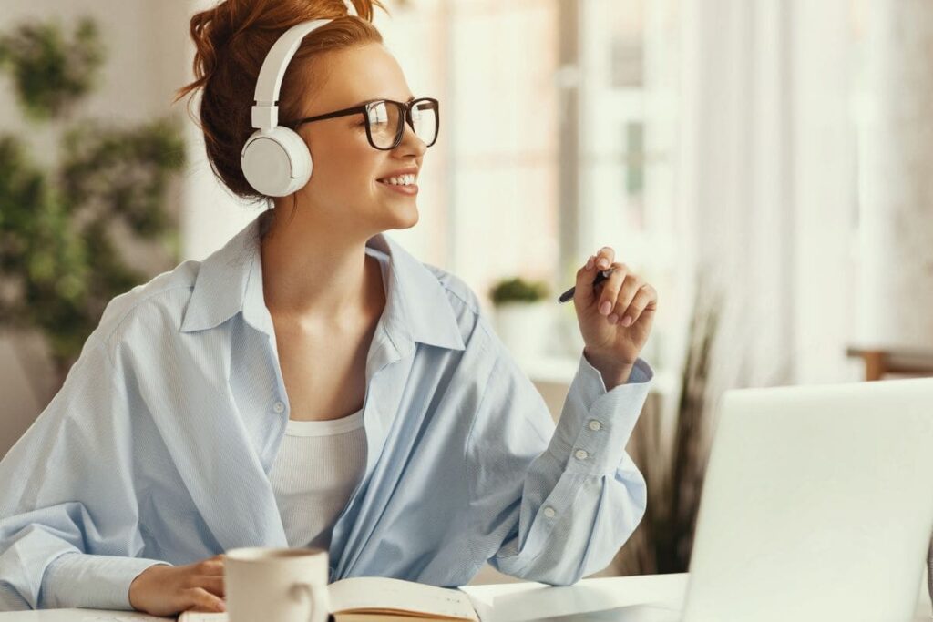 12 Closed Captioning Jobs That Allow You to Work From Home 1024x683.jpg