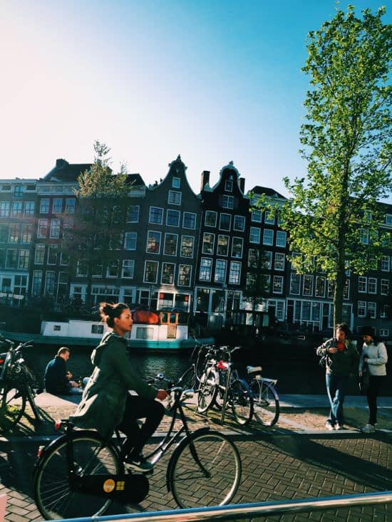 outsideannefrankamsterdam.jpg
