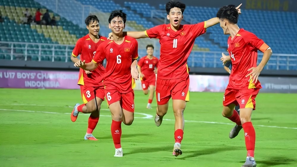 Phan tich doi thu va tinh chat quyet dinh 1.jpg