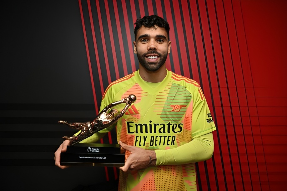 David Raya Gia Nhap Nhom Huyen Thoai Premier League 2.jpg