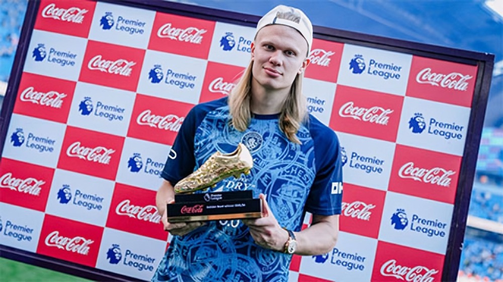Erling Haaland va Chiec Giay Vang Premier League 2026 thu ba trong su nghiep 2.jpg