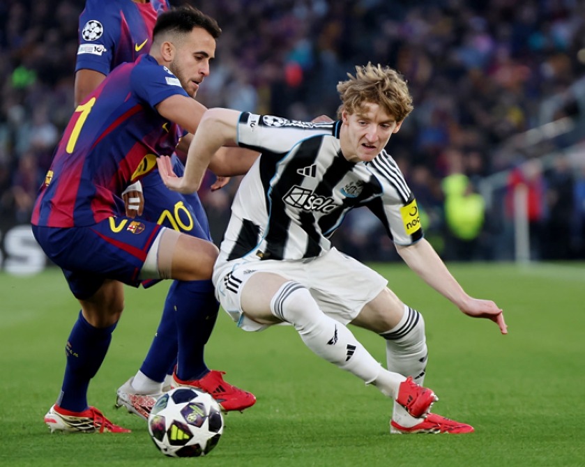 Vi sao Barcelona quyet tam chieu mo Anthony Gordon.jpg