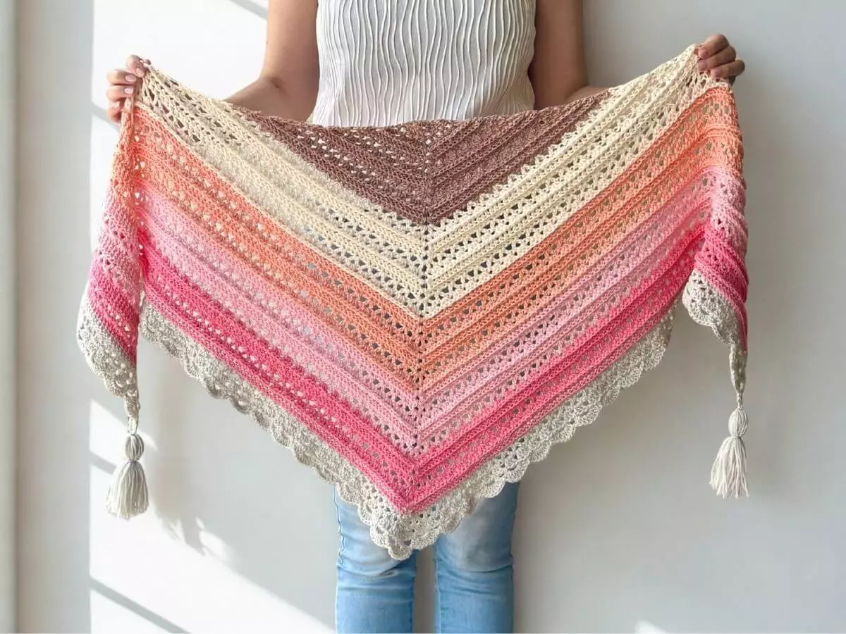 Top Crochet Shawl Designs You Need to Try This Season 4 top crochet shawl