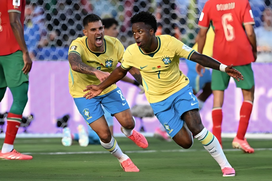 Brazil Va Thu Thach Lon Truoc Ma Roc 2.jpg