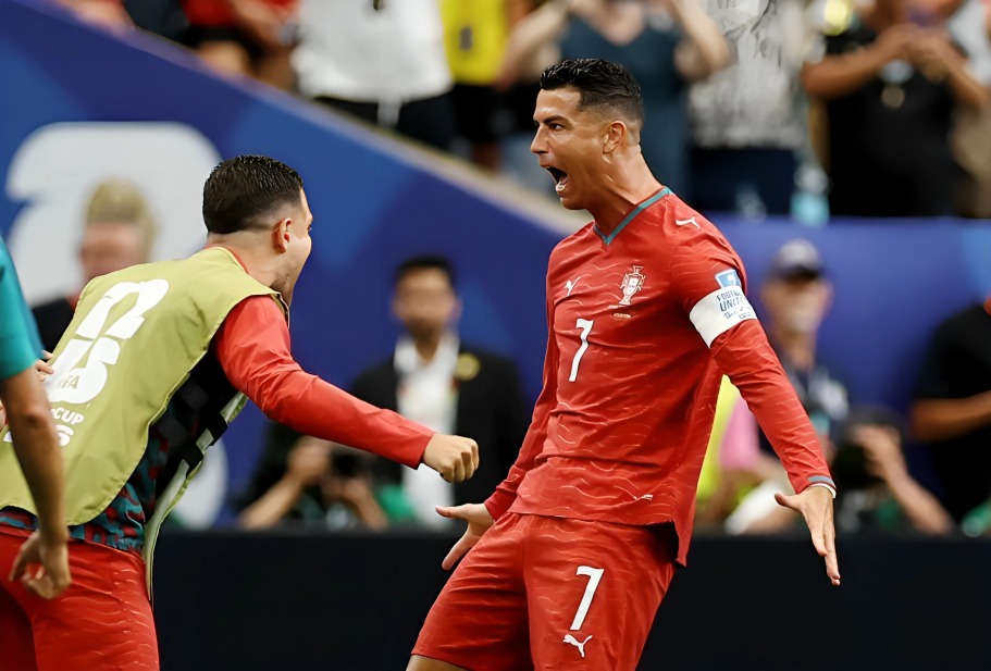 Cristiano Ronaldo lap ky va man trinh dien toan dien tai World Cup 2026.jpg