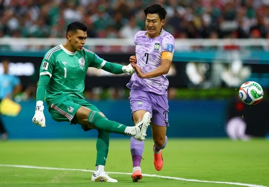 Son Heung min Mexico Dau Voi Han Quoc.jpg