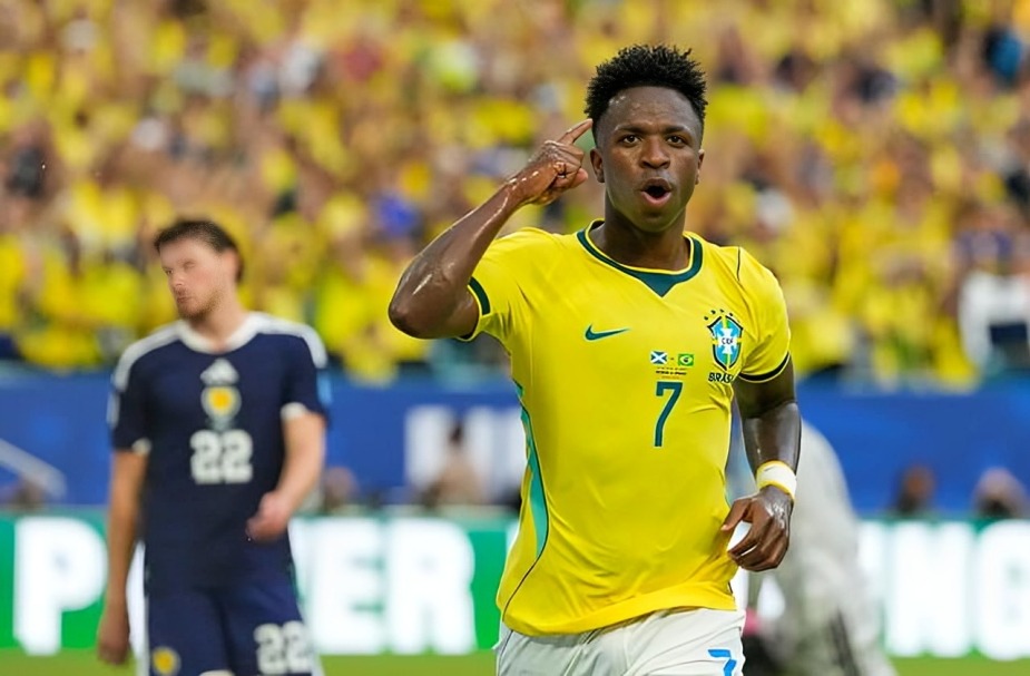 Vinicius Junior lap cot moc lich su 2.jpg