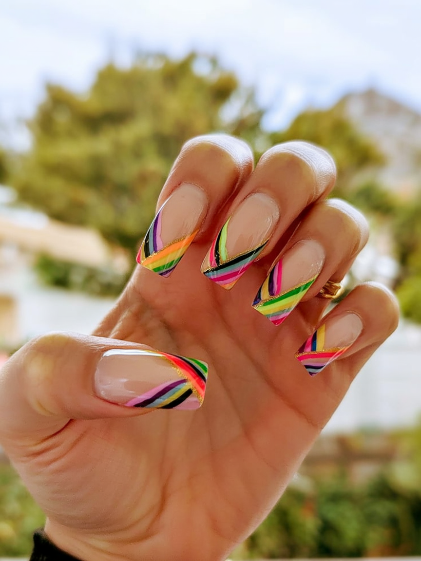Summer French Tip Nails 2025: 20 Ideas For Almond, Coffin, Oval, Square Shape With Designs 6 summer french tip
