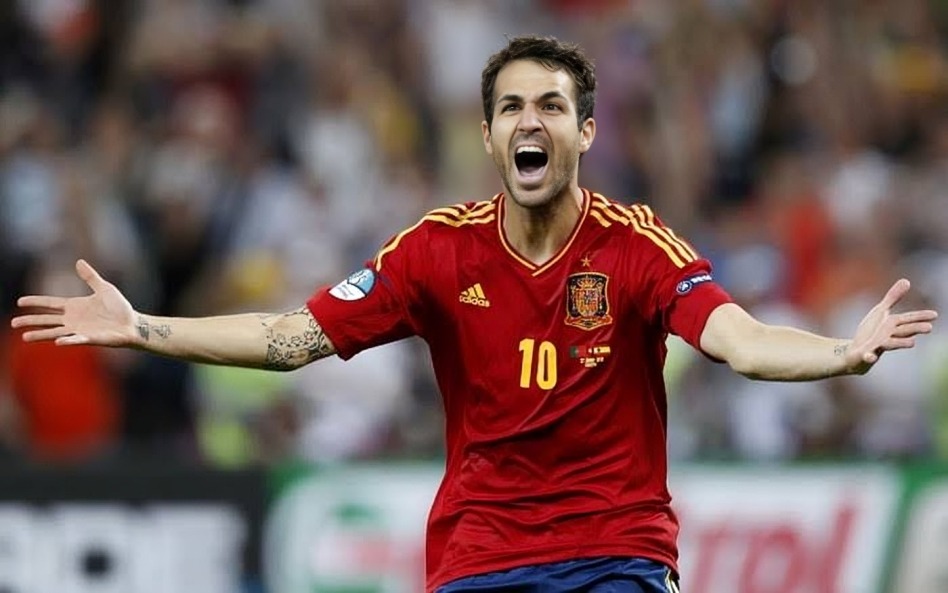 4. Cesc Fabregas E28093 So 9 ao trong doi hinh Tay Ban Nha 2.jpg