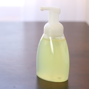 DIY Foaming Hand Soap With Essential Oils 2 diy foaming hand