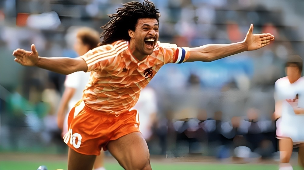 Ruud Gullit va ban mo ty so quan trong.jpg