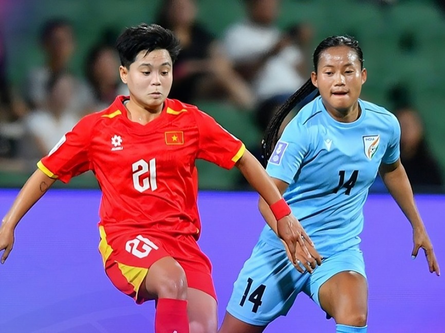 Van Su hoa nguoi hung phut bu gio 2.jpg