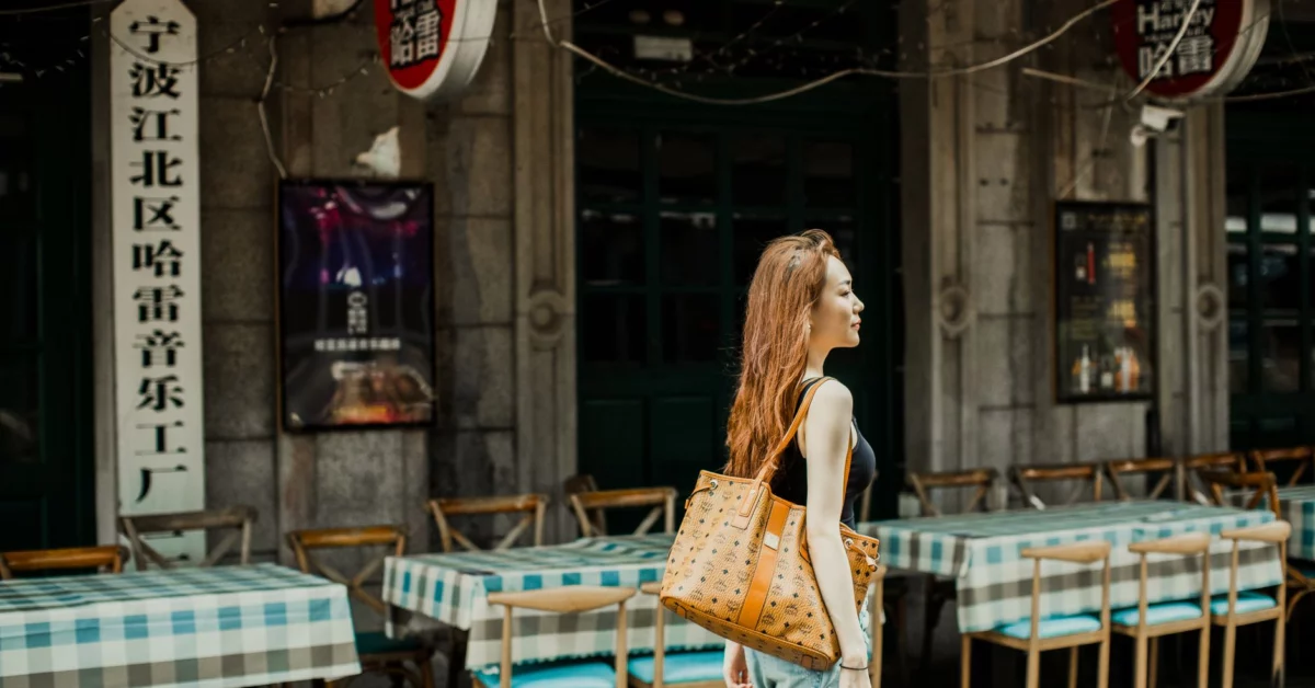 Big Bag Outfit Ideas: 20 Looks You Can’t Get Around Right Now 2 big bag outfit