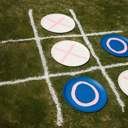 DIY Giant Outdoor Tic Tac Toe; Your New Favorite Family Activity 2 diy giant outdoor