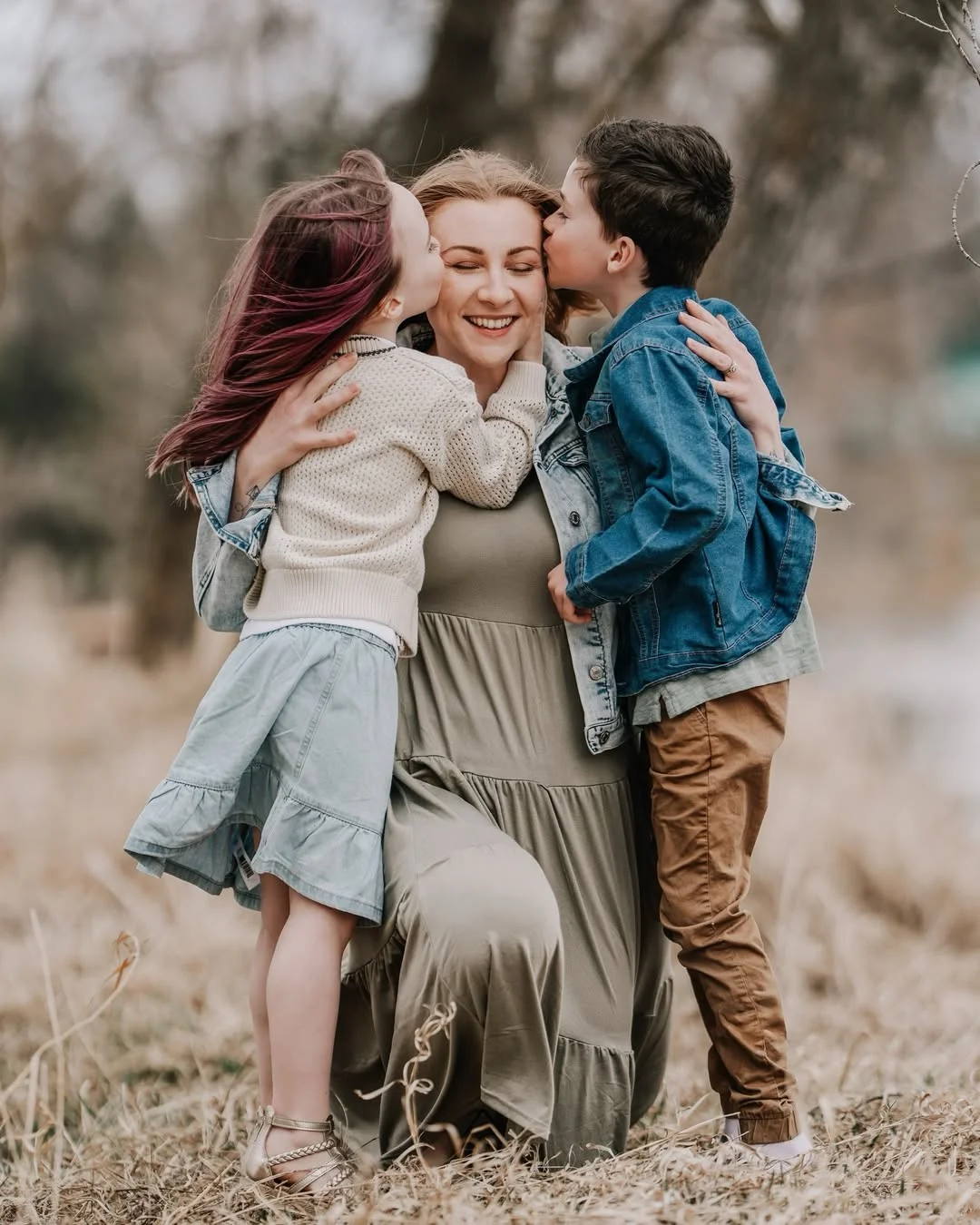 Best Fall Family Picture Outfits 2026 For Beautiful Seasonal Photos 10 best fall family