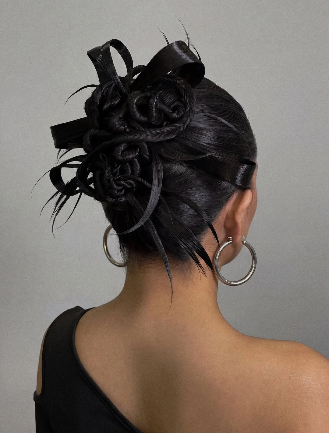 Fall Hairstyles for Long Hair 2026 That Will Make You Want a Fresh New Look 4 fall hairstyles long