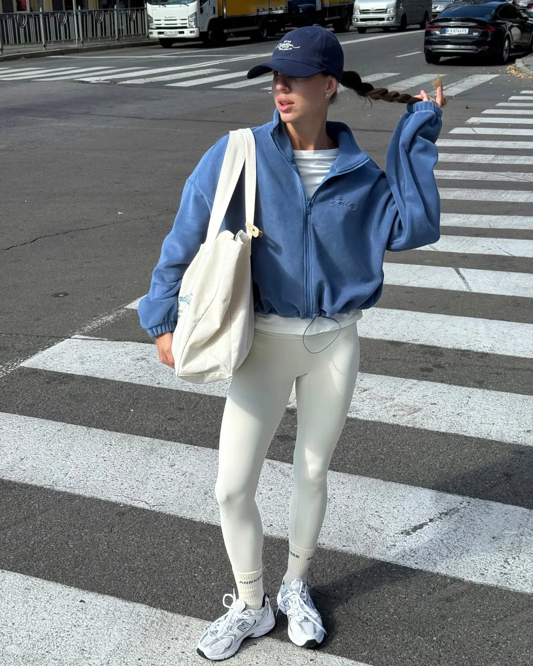 Fall Outfits with Leggings and Sneakers 2026 That Feel Cute Comfy and Trendy 10 fall outfits leggings
