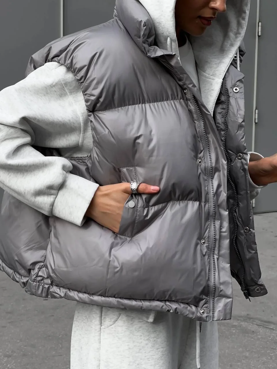 Fall Vest Outfits for Women 2026 That Make Everyday Style Look Effortless 7 fall vest outfits