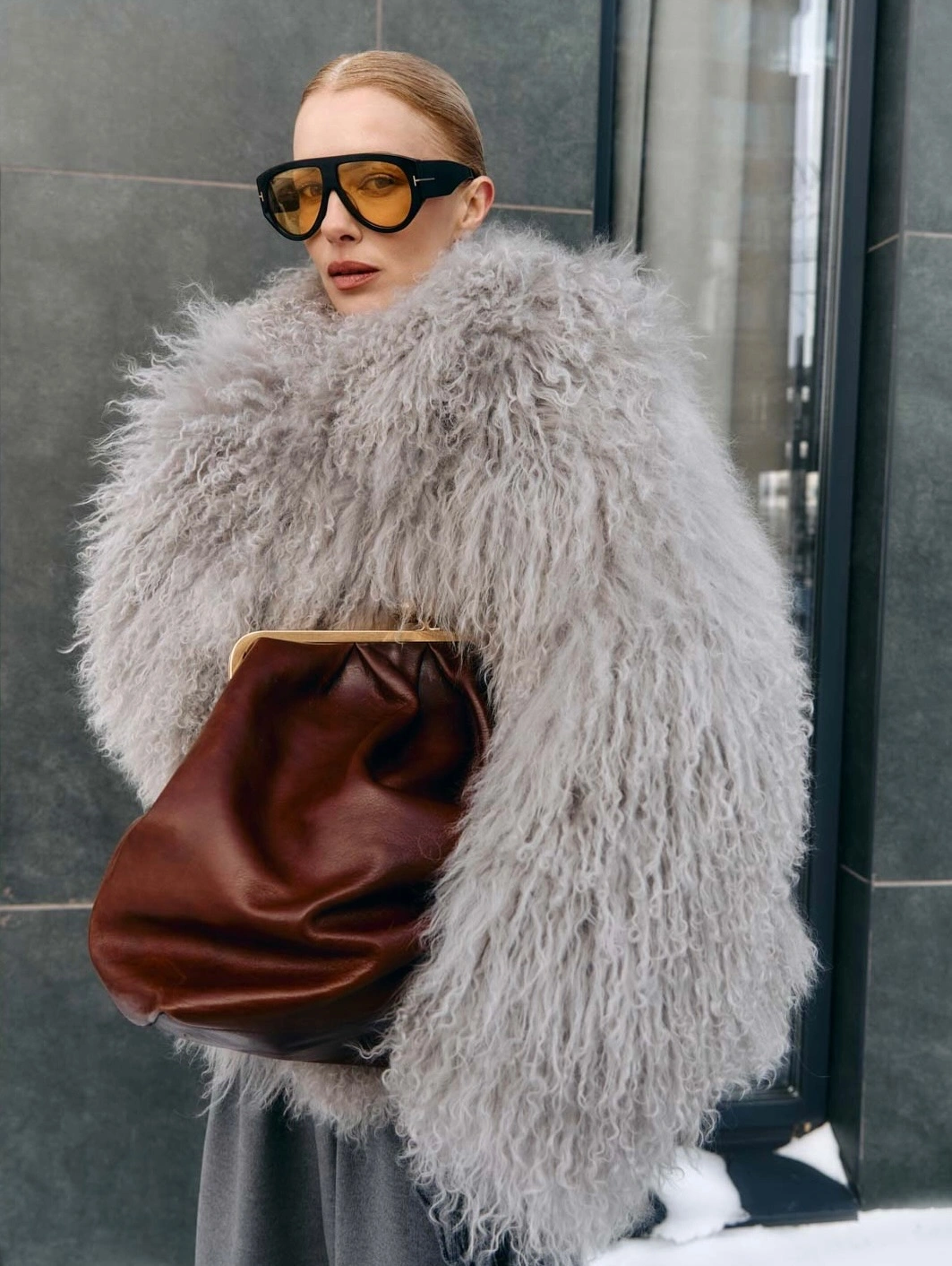 Shaggy Jacket Outfit Ideas for Women That Make Faux Fur Look Chic 7 shaggy jacket outfit