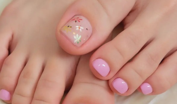 april toe nails