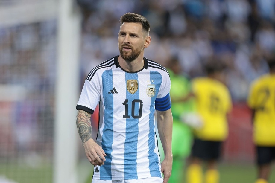 1. Lionel Messi 2.jpg