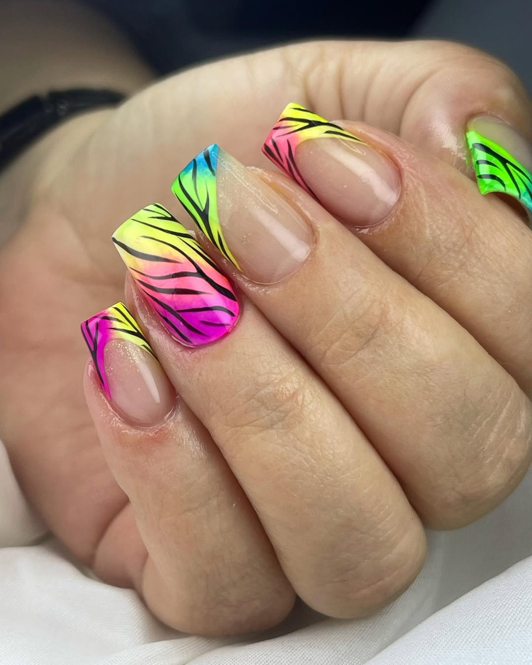 neon summer nails
